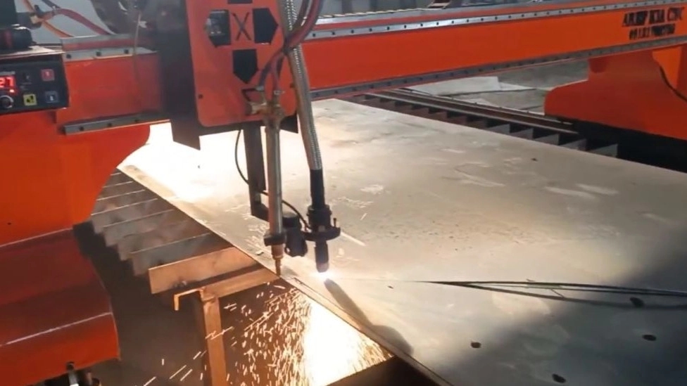 برش تمام اتوماتیک CNC(پلاسما) برش تمام اتوماتیک CNC(پلاسما)